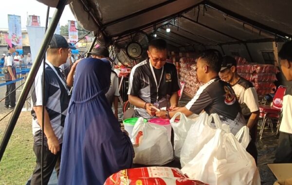 Wilayah Bekasi Terima 15.000 Paket Sembako Murah dari Polri dalam Peringatan Hari Bhayangkara ke-80