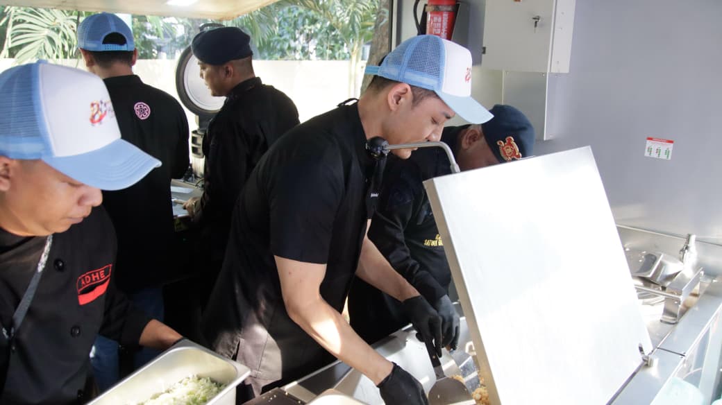 Chef Hideki dan Brimob: Kolaborasi yang Menggerakkan Hati di Hari Bhayangkara ke-80