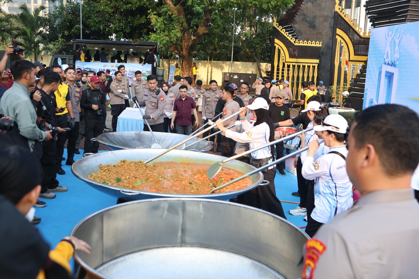 Dapur Jaga Jakarta: Ketika Aroma Tongseng Jadi Undangan Kebersamaan