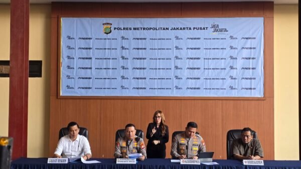 Kapolres Metro Jakarta Pusat Kombes Pol Reynold E.P. Hutagalung dalam rilis perkara Percetakan Mau Print di Polres Metro Jakarta Pusat, Jumat, 26 Juni 2026.