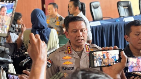 Kabidhumas Polda Metro Jaya Kombes Pol Budi Hermanto dalam rilis perkara Percetakan Mau Print di Polres Metro Jakarta Pusat, Jumat, 26 Juni 2026.