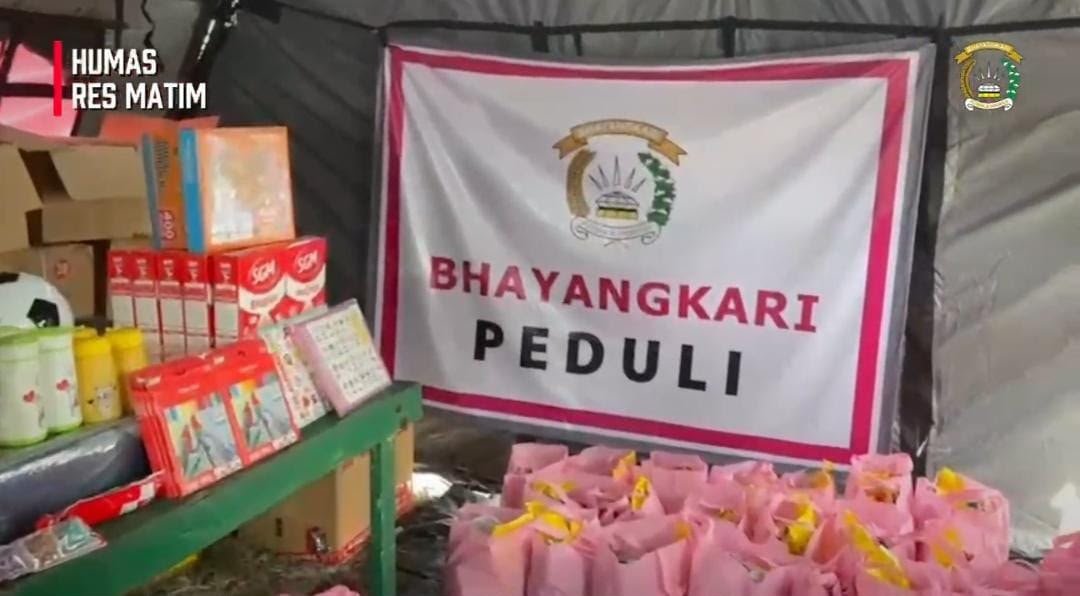 Bhayangkari Peduli, Berikan Bantuan dan Trauma Healing bagi Warga Terdampak Gempa di Manggarai Timur